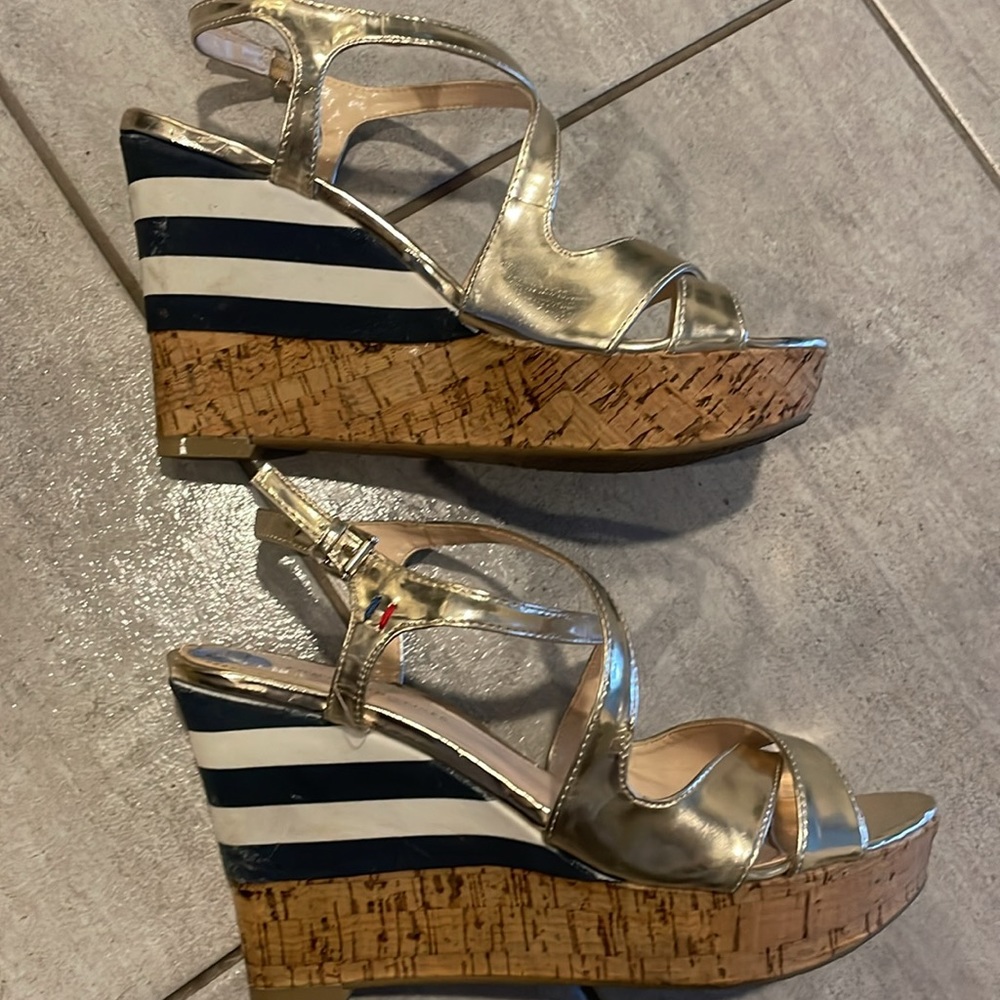 Tommy Hilfiger Gold wedges 6.5